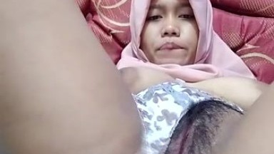 Ningsih Jilbab binal omek pake sikat gigi 3