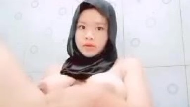 Rifda ABG Jilbab Cantik Toge mencari kenikmatan