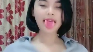 ceweK Cantik cari saweran pamer pentiL pink