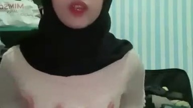 JiLbab cantik sange berat coLmek