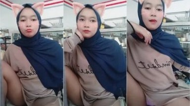 Ngentod Hijab di mobil - DoodStream