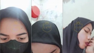 Vebby Hijab Sepong + Colmek - Telegram @liveshow4646 - Bokep Indo Terbaru