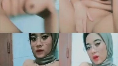 cewek jilbab kacamata colmek gemess - Bokep Indo Terbaru