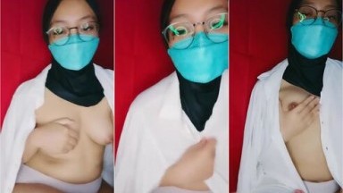 Biani Jilbab Hitam Ukhti Nakal Pamer Nenen Utingnya - Bokep Indo Terbaru