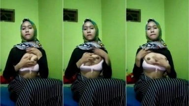 Rikha Jilbab Spill toket kecil - Bokep Indo Terbaru