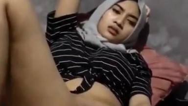 Bokep Hijab colmek viral pakai botol Vidio 130 - Situs Bokep