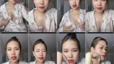 Bokep Live pamer belahan sambil remas remas nenen masih blom berani