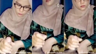 Bokep Indo Indo Dicoliin Bu Guru Sampe Croot - Videocrot